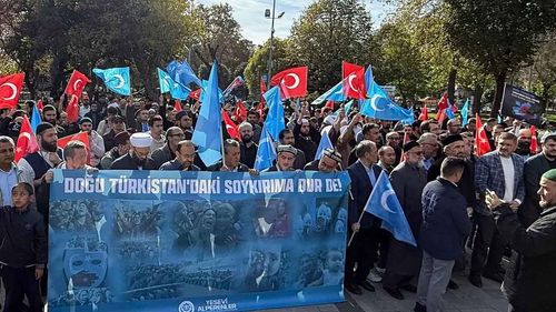 Müslümanlar, İstanbul'da Doğu Türkistan için toplandı