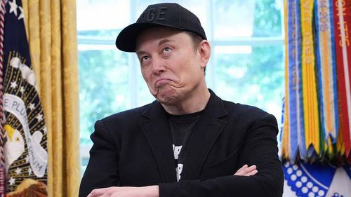 Elon Musk'tan parti kurma sinyali