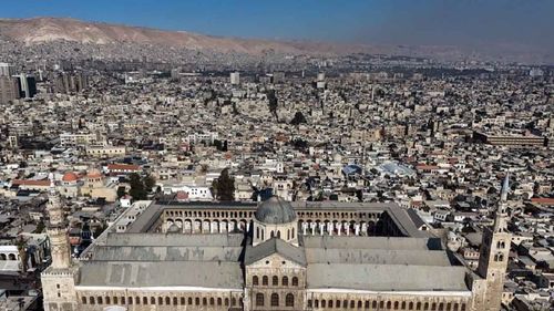 Özgür Suriyeliler, Emevi Camii'ne akın etti!