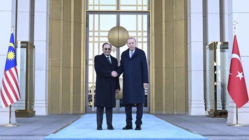 Cumhurbaşkanı Erdoğan, Malezya Başbakanı Enver İbrahim’i Beştepe’de resmi törenle karşıladı