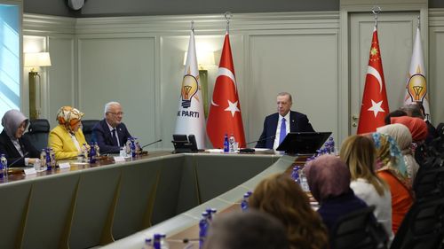 Cumhurbaşkanı Erdoğan, AK Partili kadın belediye başkanlarını kabul etti