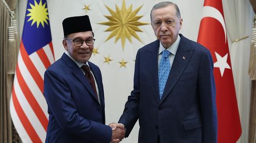 Cumhurbaşkanı Erdoğan’dan Özbekistan ve Malezya liderleriyle görüşme