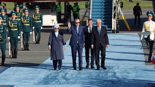 Cumhurbaşkanı Erdoğan resmi temaslar için Kazakistan’da