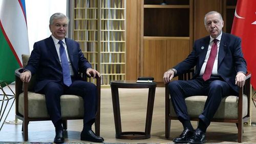 Başkan Erdoğan, Özbekistan Cumhurbaşkanı Şevket Mirziyoyev ile bir araya geldi