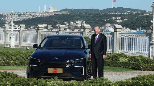 Başkan Erdoğan Togg'un yeni modeli T10F'yi test etti