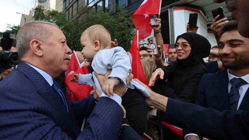 Erdoğan, New York’ta Türkevi’nde sevgi gösterileriyle karşılandı