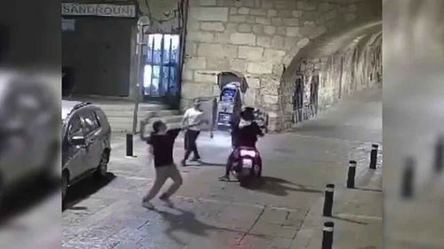 İnsanlık düşmanı Yahudiler, Doğu Kudüs'te Ermeni kilisesine saldırdı