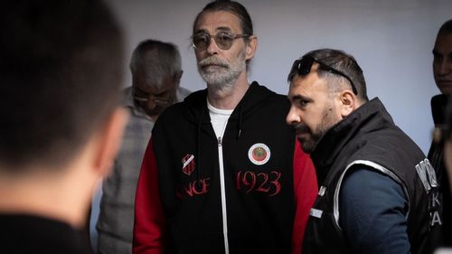 Etimesgut Belediye Başkanı Erdal Beşikçioğlu yolsuzluktan gözaltına alındı