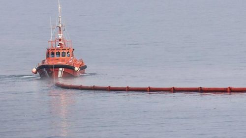 İspanya Sebte'deki Fas sınırına 500 metre uzunluğunda yüzer bariyer kurdu