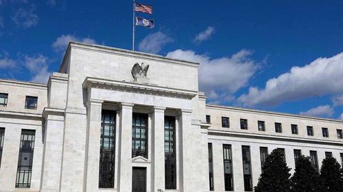 Fed faizi sabit tuttu: Powell'dan temkinli olma mesajı 