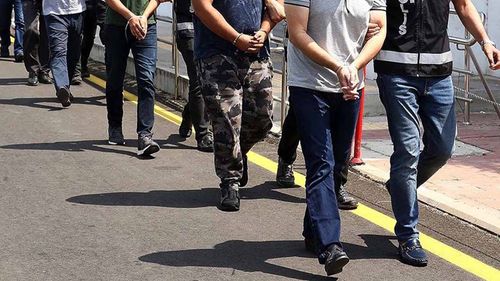 İstanbul merkezli FETÖ operasyonunda 7 kişi tutuklandı