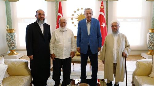 Cumhurbaşkanı Recep Tayyip Erdoğan, İsmailağa Cemaati lideri Ahmet Fikri Doğan Hocaefendi ile görüştü.