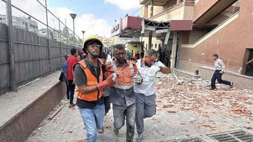 Terör devleti İsrail hastaneyi bombaladı: Yardıma gelenleri de vurdu, 5'i gazeteci 15 kişi şehit oldu