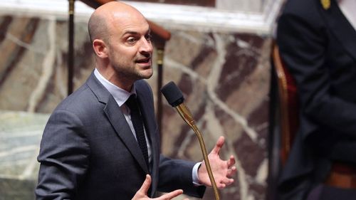 Fransa Dışişleri Bakanı Barrot'tan Trump'a: Grönland satılık değil