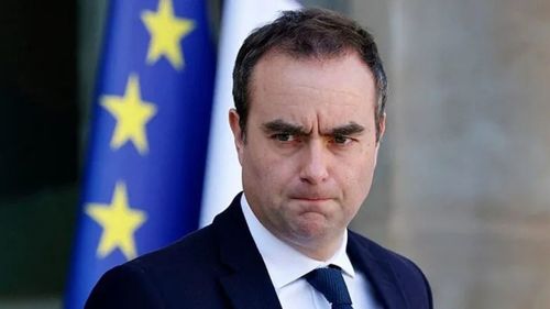 Fransa'da Savunma Bakanı Sebastien Lecornu başbakan olarak atandı