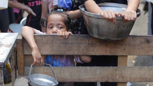 Terör devleti İsrail’in açlığı silah olarak kullandığı Gazze’de 11 kişi daha açlıktan şehit oldu
