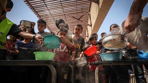 Soykırımcı İsrail’in açlığı silah olarak kullandığı Gazze’de 159 kişi açlıktan şehit oldu