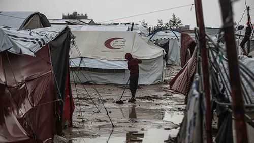 Gazze’de sağanak yağış hasarlı yapıları çökertti: 3 Filistinli daha şehit oldu