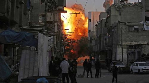 Soykırımcı İsrail'in Gazze'ye düzenlediği hava saldırılarında 28 Filistinli şehit oldu