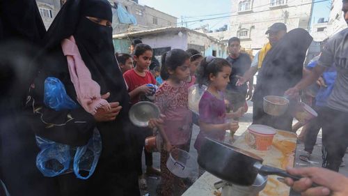 Terör devleti İsrail'in kıtlığı dayattığı Gazze'de 7 Müslüman şehit oldu