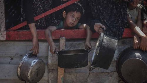 Terör devleti İsrail’in kıtlığı silah olarak kullandığı Gazze’de açlıktan şehit olanların sayısı 281’e yükseldi