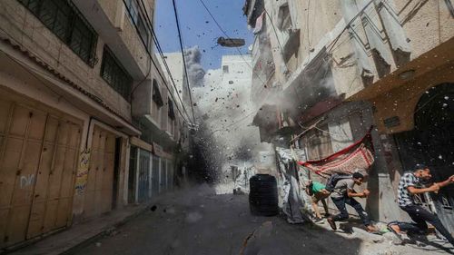 İsrail, yine yardım almak isteyen Filistinlileri vurdu: 27 Müslüman şehit oldu