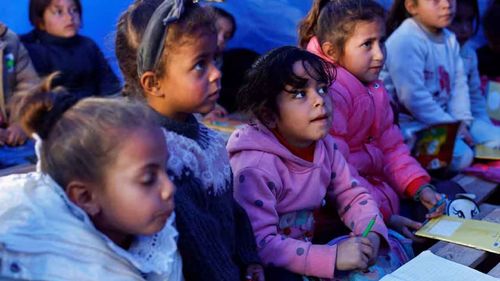 Gazzeli çocuklar İsrail soykırımının gölgesinde 3 yıl sonra ders başı yaptı