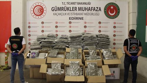 Gümrük Muhafaza ekipleri üç ilde 1,2 ton uyuşturucu yakaladı