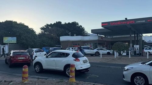 Petrol krizi Güney Afrika'yı vurdu