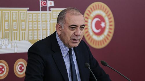 Gürsel Tekin CHP'den istifa etti: Parti kimliğinden uzaklaştırıldı