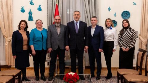 Dışişleri Bakanı Hakan Fidan, Tatar ve Karay toplumu temsilcileriyle görüştü