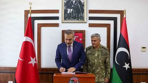 Dışişleri Bakanı Fidan, Trablus'ta TSK Libya Görev Grup Komutanlığını ziyaret etti