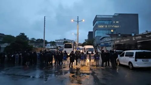 Halk TV'ye kayyum atandı: Polisler binada arama yapıyor