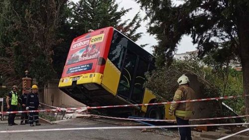 Üsküdar'da freni patlayan İETT otobüsü istinat duvarına çarptı: Soruşturma başlatıldı