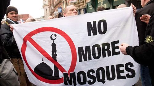 Son 3 ayda İngiltere’de 27 camiye saldırı düzenlendi