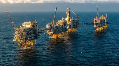 İngiltere petrol fiyatlarını frenlemek için rezervlerini piyasaya sürebileceğini açıkladı