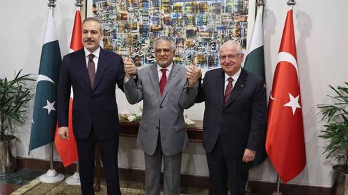 İshak Dar’dan Türk savunma sanayiine övgü: Bu deneyimden faydalanmak istiyoruz!