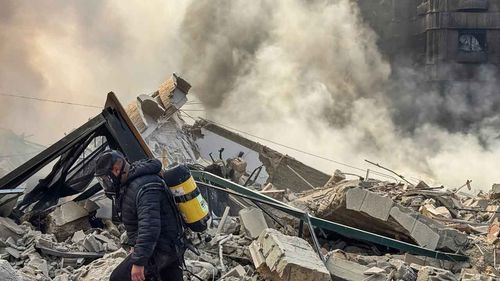 İşgalci İsrail ordusu Beyrut’u vurmaya devam ediyor