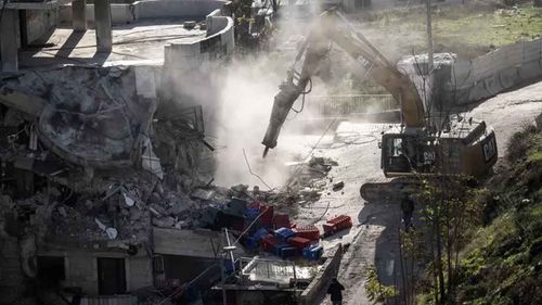 Terör devleti İsrail, Kudüs’te Filistinlilere ait binaları yıkıyor