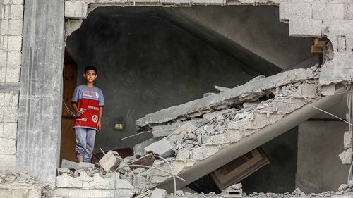 Gazze'de İsrail saldırıları: Yardım bekleyen 10 kişi dahil 29 Filistinli şehit oldu