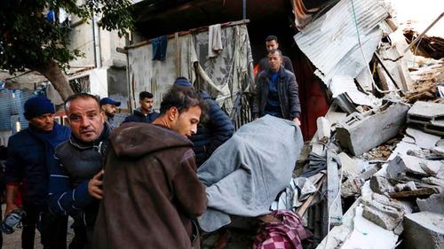 Terör devleti İsrail, Han Yunus’ta çadırları bombaladı: 6 Filistinli şehit oldu