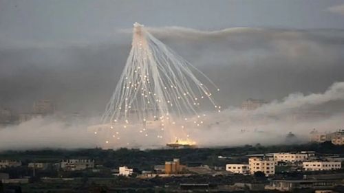 Terör devleti İsrail Lübnan'a fosfor bombasıyla saldırdı
