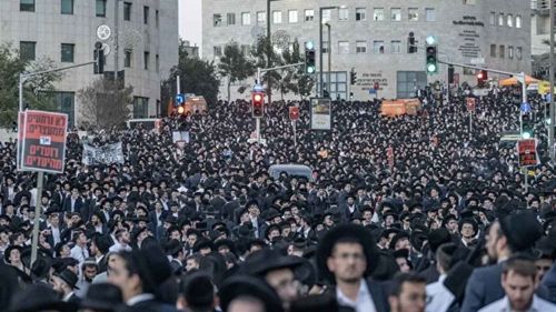 Ultra Ortodoks Yahudiler askere gitmemek için eylem yaptılar