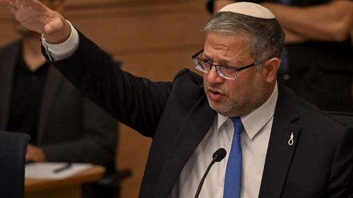 Terör devleti İsrail'in Güvenlik Bakanı Ben Gvir, İsrail Meclisi'ne yakasında yağlı urgan rozetiyle geldi