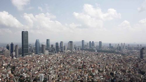 Şehirde mi yaşıyoruz yoksa modern çilehanede mi?