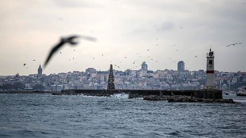 İstanbul Valiliğinden akşam saatleri için sağanak ve fırtına uyarısı
