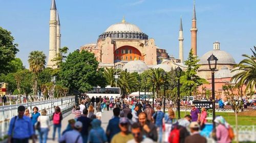 İstanbul 6 ayda 8,5 milyon turist ağırladı