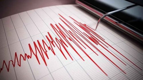 İzmir'de 3.5 büyüklüğünde deprem!