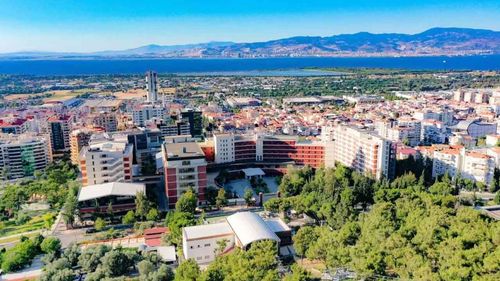 İzmir Ekonomi Üniversitesi’nde kız öğrencilerin fotoğraflarını oylamaya açan şüpheli tutuklandı