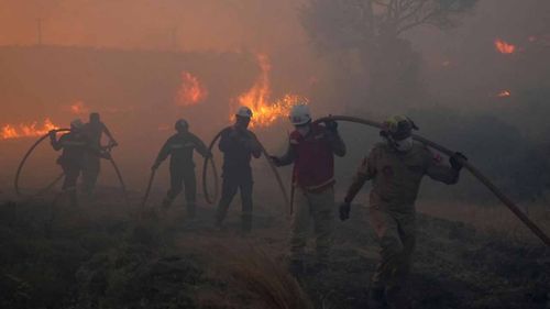 İzmir’deki orman yangınlarına müdahaleler sürüyor